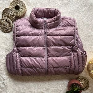 Sleeveless puffer jacket